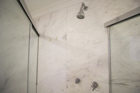 Apartamento à venda com 227m², 4 quartos e 4 vagas Apartamento à venda com 227m², 4 quartos e 4 vagasBanheiro da Suíte 1