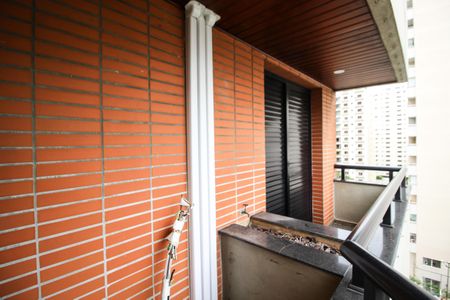 Apartamento à venda com 227m², 4 quartos e 4 vagas Apartamento à venda com 227m², 4 quartos e 4 vagasVaranda do Quarto 1