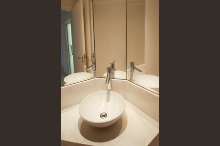 Apartamento à venda com 227m², 4 quartos e 4 vagas Apartamento à venda com 227m², 4 quartos e 4 vagasLavabo