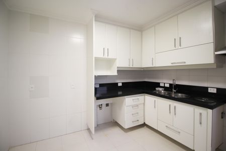 Apartamento à venda com 227m², 4 quartos e 4 vagas Apartamento à venda com 227m², 4 quartos e 4 vagasCozinha