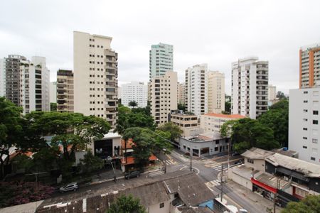 Apartamento à venda com 227m², 4 quartos e 4 vagas Apartamento à venda com 227m², 4 quartos e 4 vagasVista
