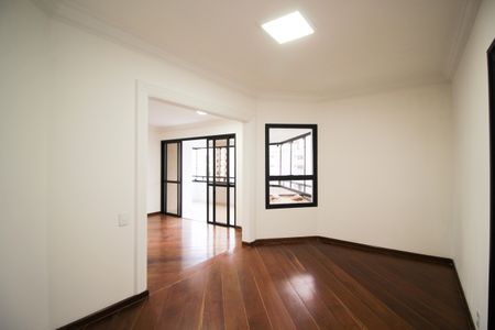 Apartamento à venda com 227m², 4 quartos e 4 vagas Apartamento à venda com 227m², 4 quartos e 4 vagasSala de Jantar