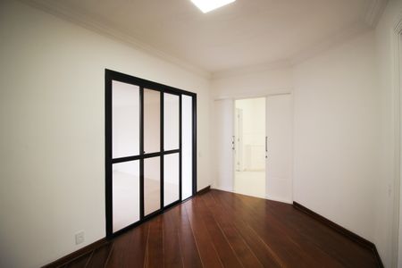 Apartamento à venda com 227m², 4 quartos e 4 vagas Apartamento à venda com 227m², 4 quartos e 4 vagasSala de Jantar