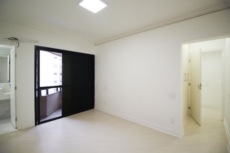 Apartamento à venda com 227m², 4 quartos e 4 vagas Apartamento à venda com 227m², 4 quartos e 4 vagasSuíte 1