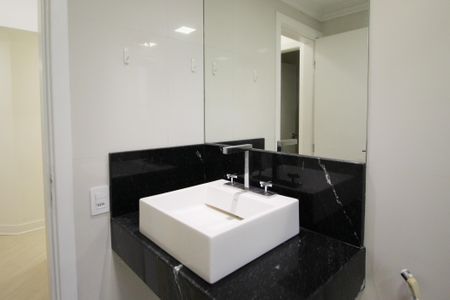 Apartamento à venda com 227m², 4 quartos e 4 vagas Apartamento à venda com 227m², 4 quartos e 4 vagasBanheiro