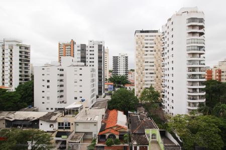 Apartamento à venda com 227m², 4 quartos e 4 vagas Apartamento à venda com 227m², 4 quartos e 4 vagasVista