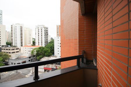 Apartamento à venda com 227m², 4 quartos e 4 vagas Apartamento à venda com 227m², 4 quartos e 4 vagasVaranda do Quarto 2