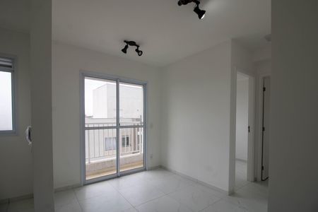 Sala de apartamento para alugar com 2 quartos, 39m² em Jardim Piracuama, São Paulo