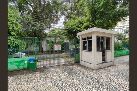 Apartamento para alugar com 75m², 2 quartos e 1 vagaFachada e portaria