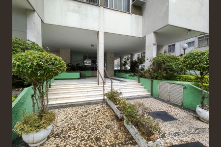 Apartamento para alugar com 75m², 2 quartos e 1 vagaFachada e portaria