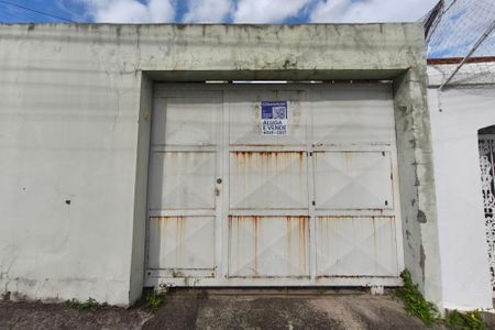 Casa à venda com 60m², 2 quartos e 4 vagasPLACA INSTALADA NA FACHADA