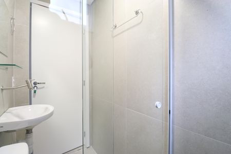 Banheiro de kitnet/studio para alugar com 1 quarto, 20m² em Barra Funda, São Paulo