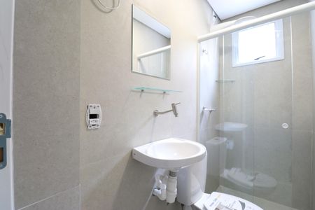 Banheiro de kitnet/studio para alugar com 1 quarto, 20m² em Barra Funda, São Paulo