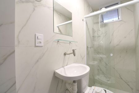 Banheiro de kitnet/studio para alugar com 1 quarto, 20m² em Barra Funda, São Paulo