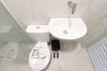 Banheiro  de kitnet/studio para alugar com 1 quarto, 20m² em Barra Funda, São Paulo