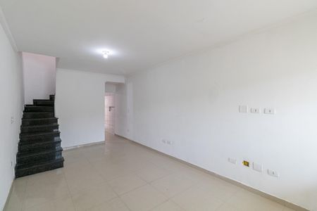 Casa para alugar com 110m², 3 quartos e 2 vagasSala
