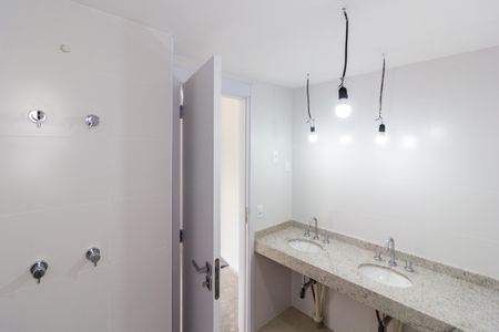 Apartamento à venda com 134m², 3 quartos e 2 vagas Apartamento à venda com 134m², 3 quartos e 2 vagasBanheiro da Suíte 3