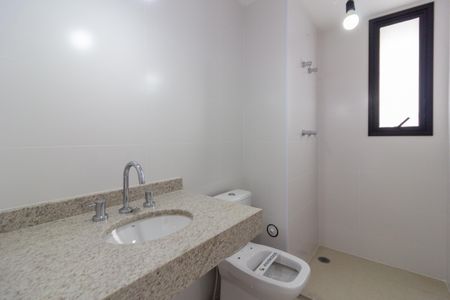 Apartamento à venda com 134m², 3 quartos e 2 vagas Apartamento à venda com 134m², 3 quartos e 2 vagasBanheiro da Suíte 2