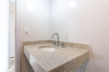 Apartamento à venda com 134m², 3 quartos e 2 vagas Apartamento à venda com 134m², 3 quartos e 2 vagasBanheiro da Suíte 1