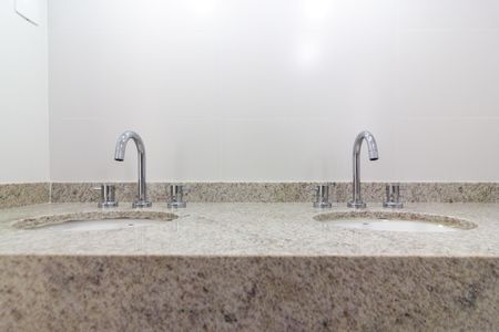 Apartamento à venda com 134m², 3 quartos e 2 vagas Apartamento à venda com 134m², 3 quartos e 2 vagasBanheiro da Suíte 3