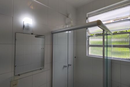 Banheiro de kitnet/studio para alugar com 1 quarto, 30m² em Copacabana, Rio de Janeiro