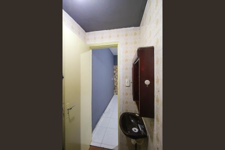 Banheiro de casa para alugar com 1 quarto, 70m² em Vila Antonieta, São Paulo