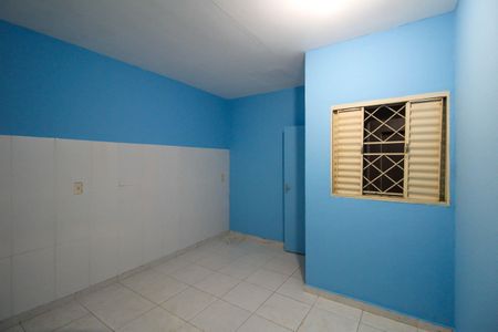 Quarto de casa para alugar com 1 quarto, 70m² em Vila Antonieta, São Paulo