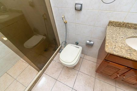 Casa à venda com 84m², 3 quartos e sem vaga Casa à venda com 84m², 3 quartos e sem vagaBanheiro