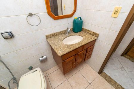 Casa à venda com 84m², 3 quartos e sem vaga Casa à venda com 84m², 3 quartos e sem vagaBanheiro