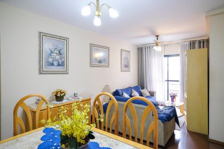 Apartamento à venda com 75m², 2 quartos e 1 vagaSala