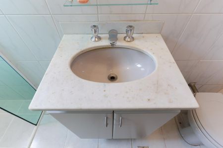 Casa de condomínio à venda com 161m², 3 quartos e 3 vagas Casa de condomínio à venda com 161m², 3 quartos e 3 vagasBanheiro da suíte