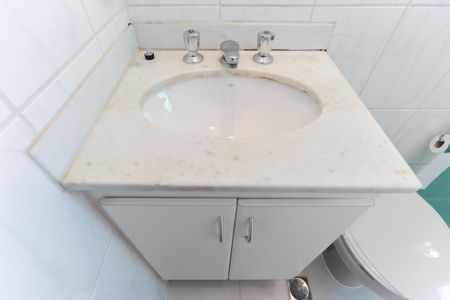 Casa de condomínio à venda com 161m², 3 quartos e 3 vagas Casa de condomínio à venda com 161m², 3 quartos e 3 vagasBanheiro