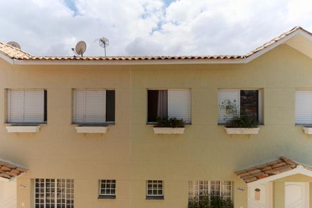 Casa de condomínio à venda com 161m², 3 quartos e 3 vagas Casa de condomínio à venda com 161m², 3 quartos e 3 vagasVista do quarto 1