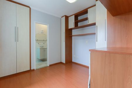 Casa de condomínio à venda com 161m², 3 quartos e 3 vagas Casa de condomínio à venda com 161m², 3 quartos e 3 vagasSuíte