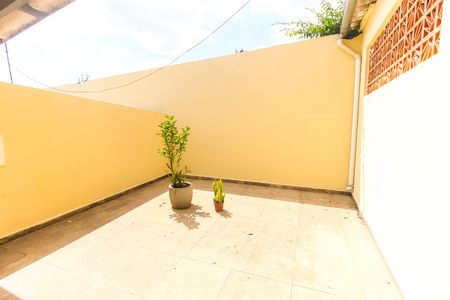 Casa para alugar com 55m², 1 quarto e sem vaga Casa para alugar com 55m², 1 quarto e sem vagaQuintal