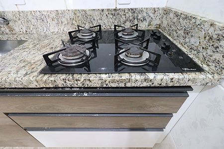 Cozinha de apartamento para alugar com 1 quarto, 24m² em Bela Vista, Porto Alegre