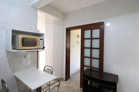 Cozinha de apartamento para alugar com 1 quarto, 24m² em Bela Vista, Porto Alegre
