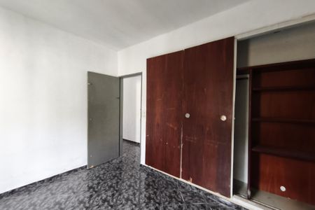 Casa à venda com 200m², 5 quartos e 2 vagasQuarto 2
