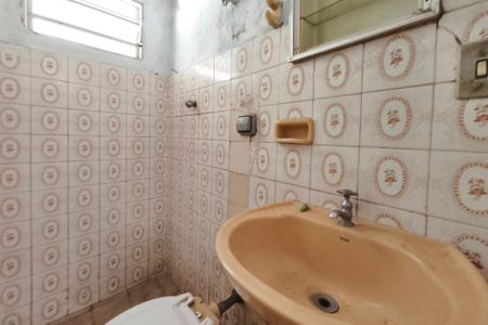 Casa à venda com 200m², 5 quartos e 2 vagasCasa 2 - Banheiro