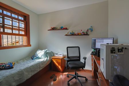 Casa à venda com 310m², 4 quartos e 4 vagas