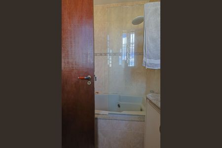 Casa à venda com 310m², 4 quartos e 4 vagas