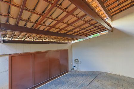 Casa à venda com 310m², 4 quartos e 4 vagas