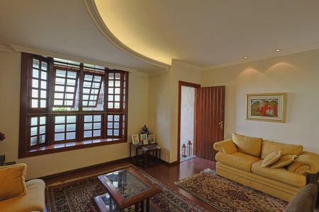 Casa à venda com 4 quartos, 310m² em Dona Clara, Belo Horizonte