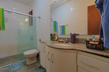 Casa à venda com 310m², 4 quartos e 4 vagas