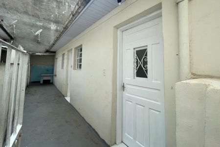 Casa para alugar com 43m², 1 quarto e sem vaga