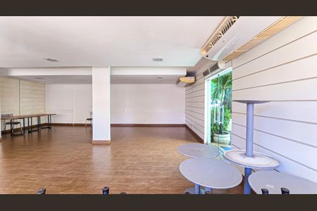 Apartamento à venda com 67m², 3 quartos e 1 vagaÁrea comum - Salão de festas