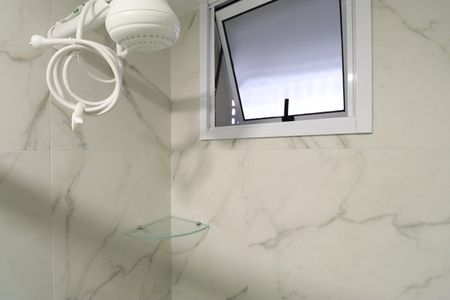 Banheiro  de kitnet/studio para alugar com 1 quarto, 18m² em Barra Funda, São Paulo