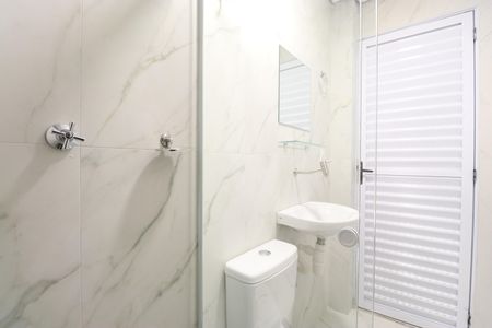 Banheiro de apartamento para alugar com 1 quarto, 16m² em Barra Funda, São Paulo