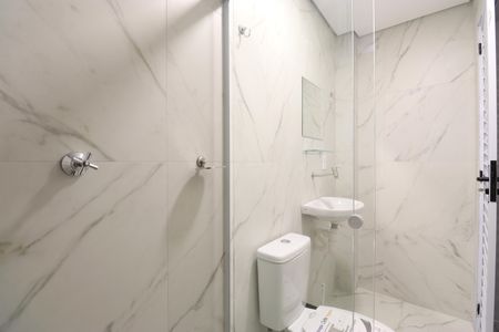 Banheiro de kitnet/studio para alugar com 1 quarto, 15m² em Barra Funda, São Paulo