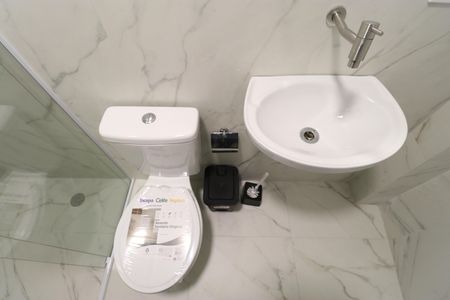 Banheiro de kitnet/studio para alugar com 1 quarto, 15m² em Barra Funda, São Paulo